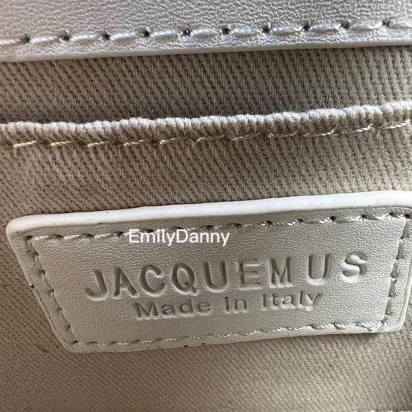 JACQUEMUS Le Chiquito moyen leather handbag - Picture 8 of 14